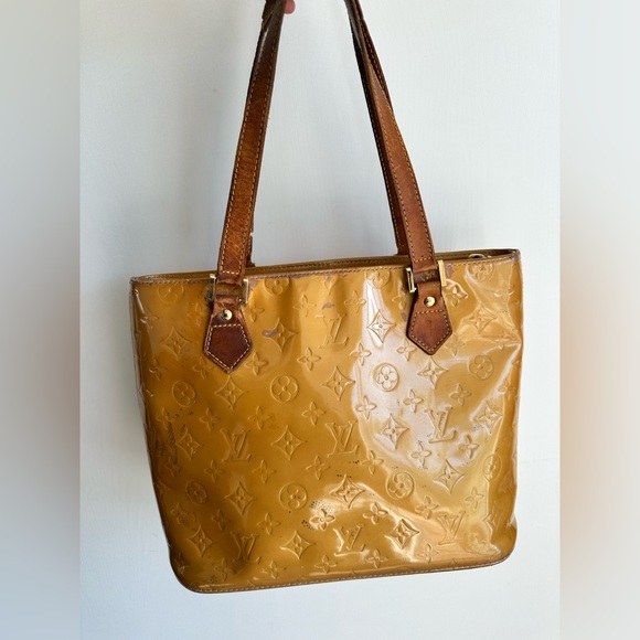 Louis Vuitton Houston Vernis Monogram - Picture 2 of 10